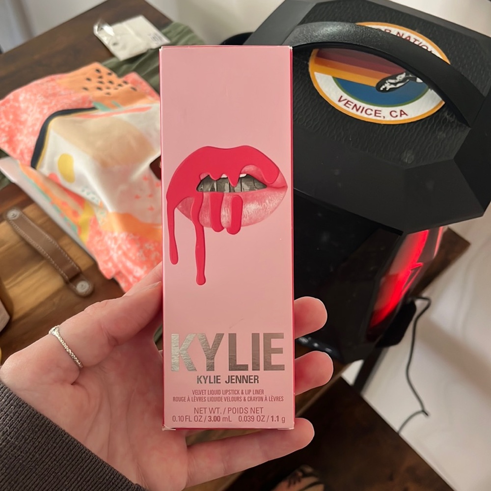 Kylie lip kit in party girl.